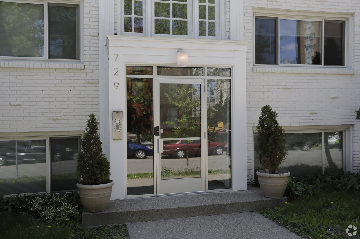 Foto del edificio - 729 E 16th St