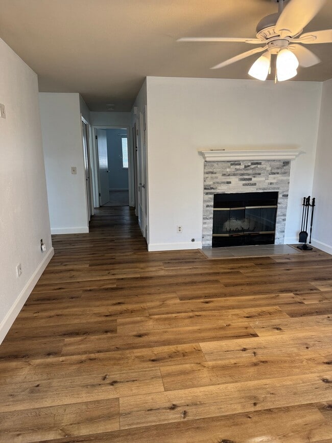Building Photo - 16924 Sorrel Way