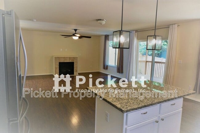 Building Photo - 6842 Aquene Loop NE