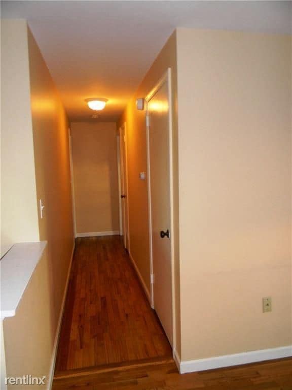 Building Photo - 49 Brewster Rd