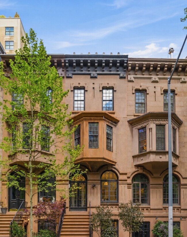 Photo - 117 E 91st St Townhome