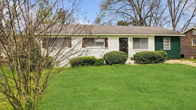 Building Photo - 3212 Lee Ct SW