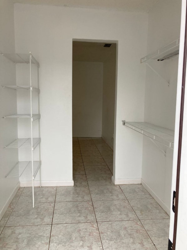 Foto del edificio - 5665 Nokomis Cir