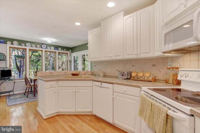 Building Photo - 824 Hancock Dr