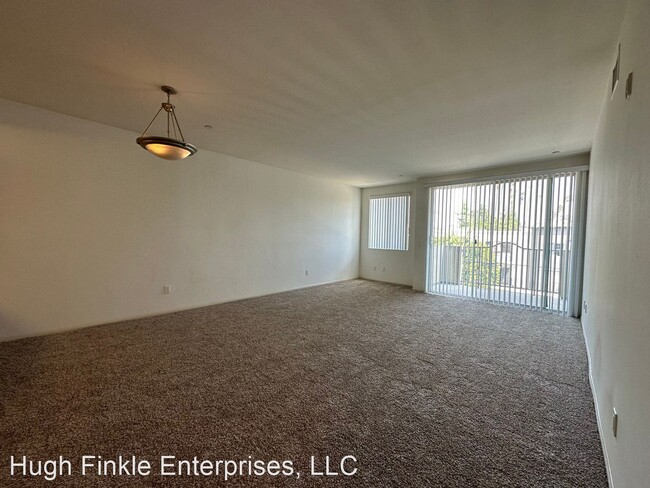 Building Photo - 2 br, 2 bath House - 7551 Jordan Ave. 309