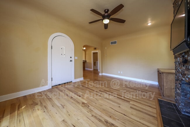 Building Photo - 2221 1st St