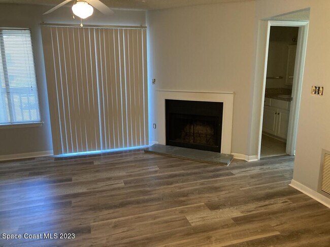 Building Photo - 3585 Sable Palm Ln