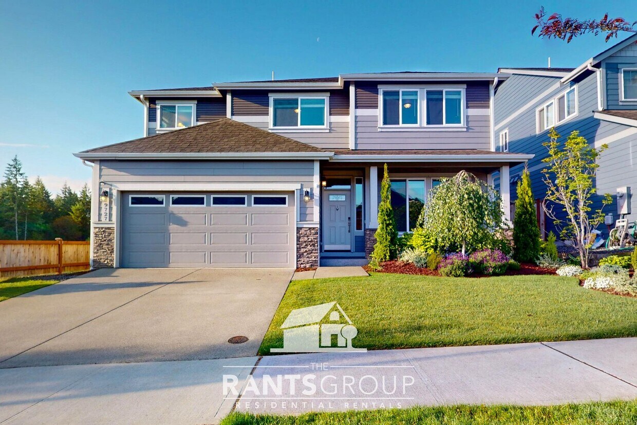 Foto principal - Modern 3-Bed Home in Steilacoom Ridge w/ A...