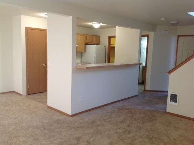 Área de cocina - 935 College Ln NE