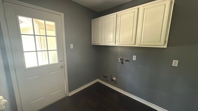 Foto del edificio - 2815 Woodland Grove Dr