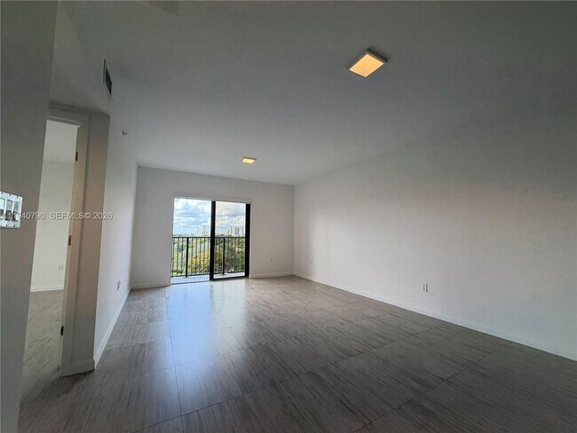 Building Photo - 1801 SW 32nd Ave
