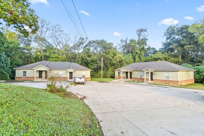 Building Photo - 800 Martin St