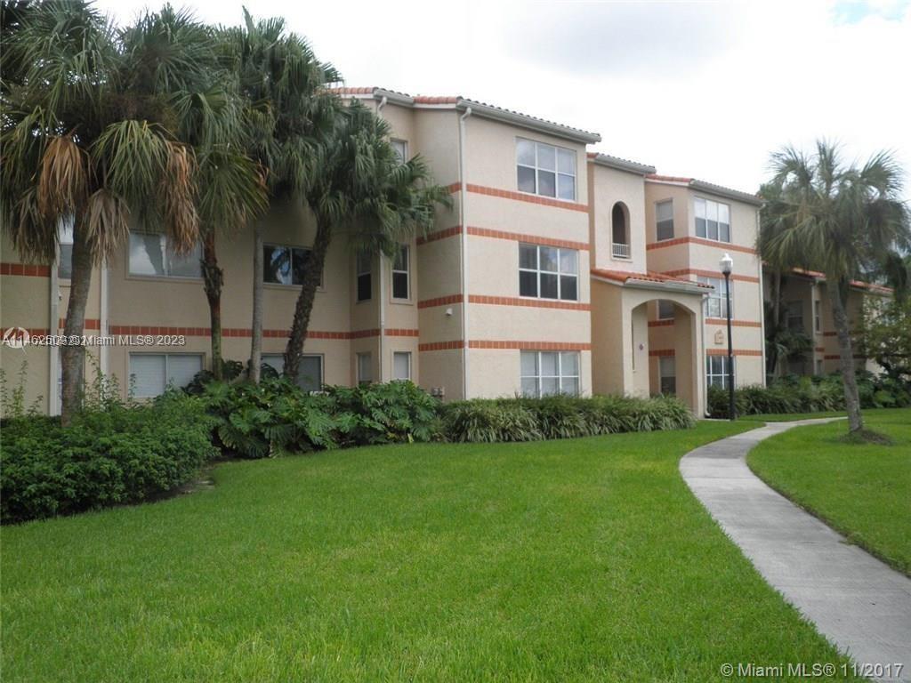 Primary Photo - 3380 Pinewalk Dr N