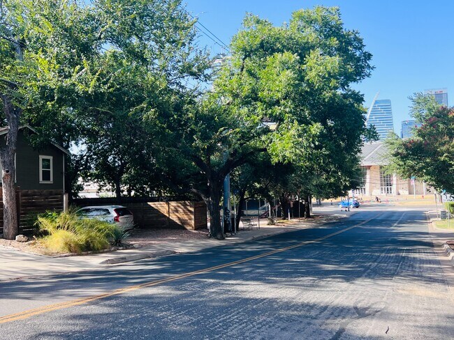 Building Photo - 512 Bouldin Ave