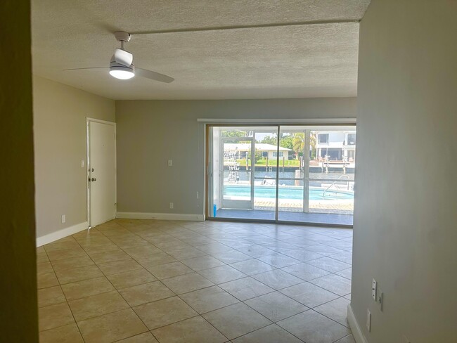 Foto del edificio - 2735 NE 28th Ct