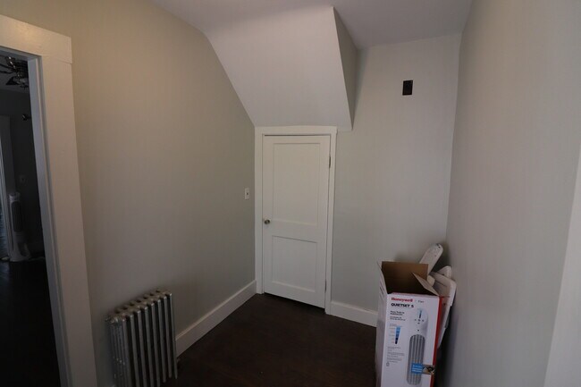 Building Photo - 29 McKenn St