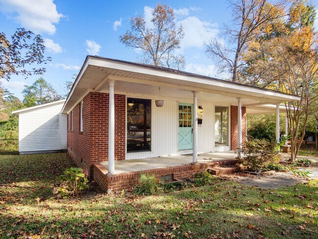 Foto del edificio - Welcome to Cardinal Village!