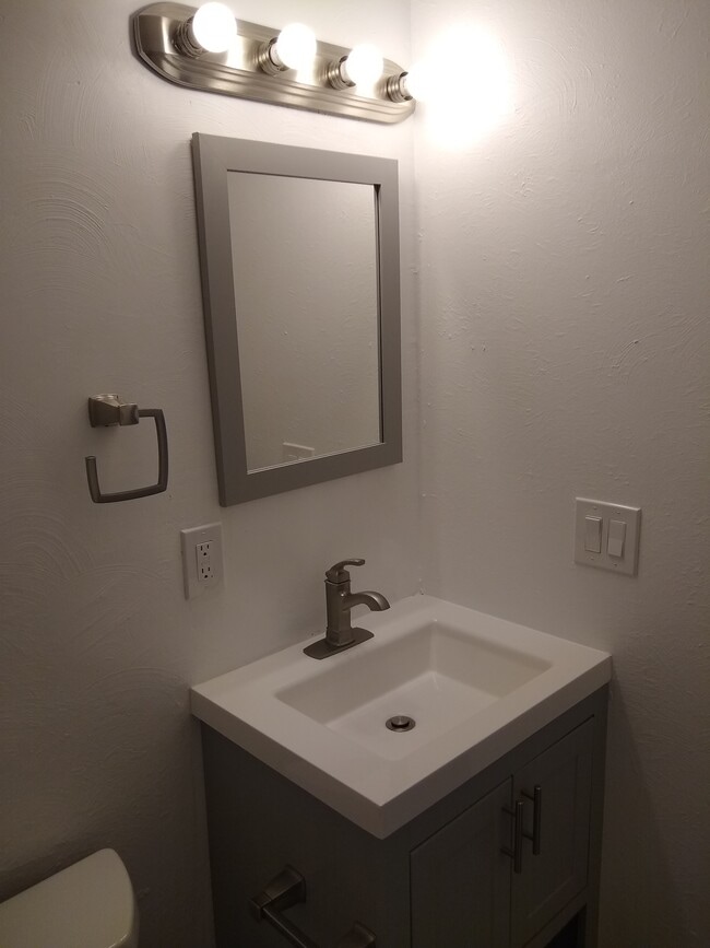 Updated Bathrooms - Silver Oak