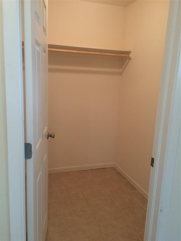 Building Photo - 3807 Putnam Dr