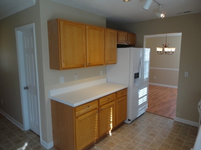 Foto del edificio - 817 Northwood Hills Ave