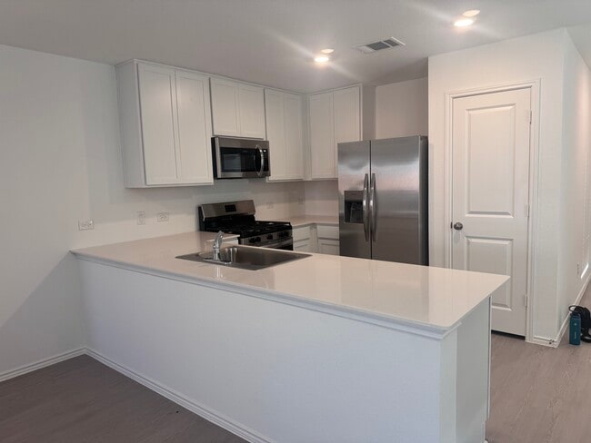 Building Photo - 2316 Dust Devil Dr