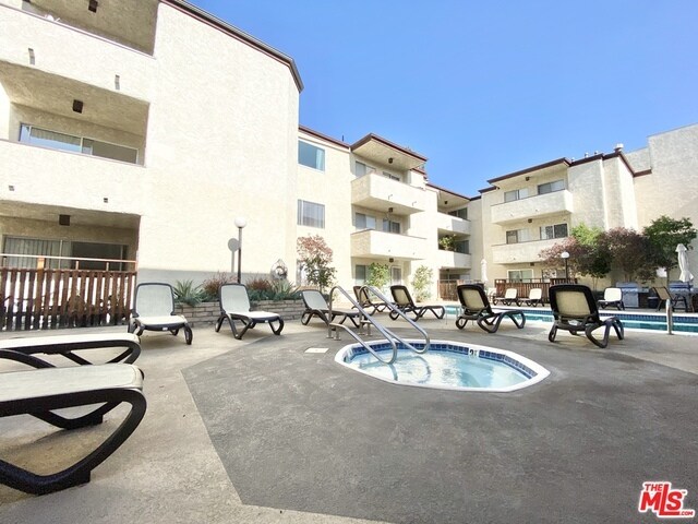 Foto del edificio - 3402 Ben Lomond Pl