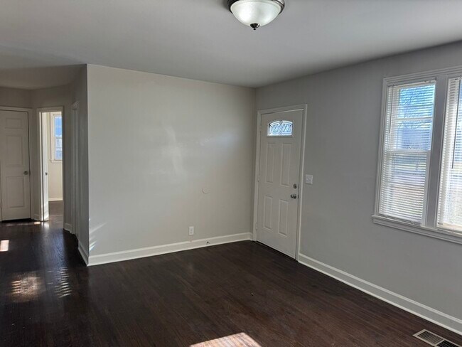 Foto del edificio - 1108 Bell Grimes Ln