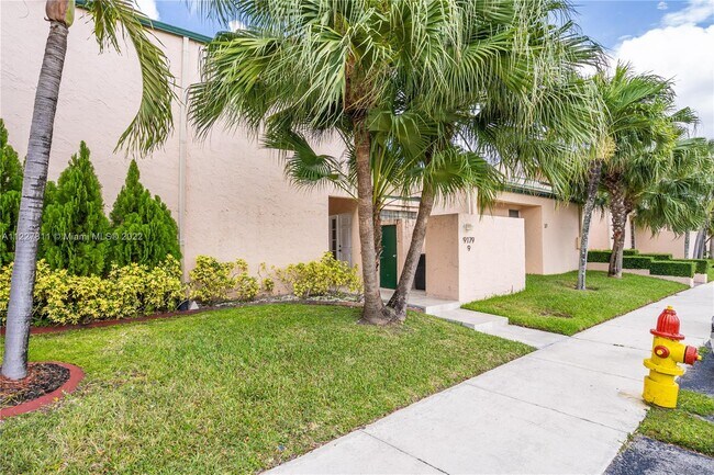 Foto del edificio - 9179 Fontainebleau Blvd