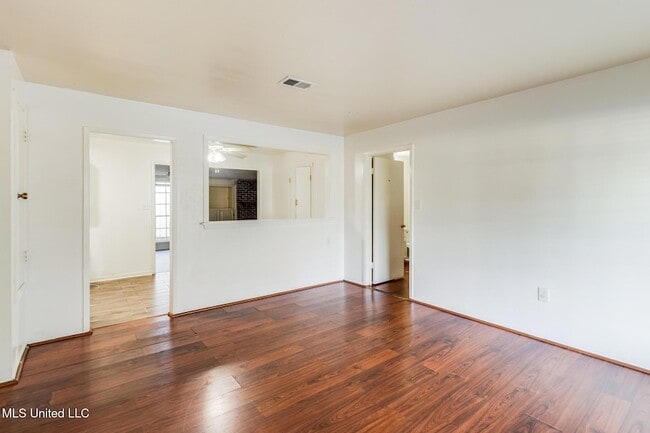 Foto del edificio - 1889 Greater Ave