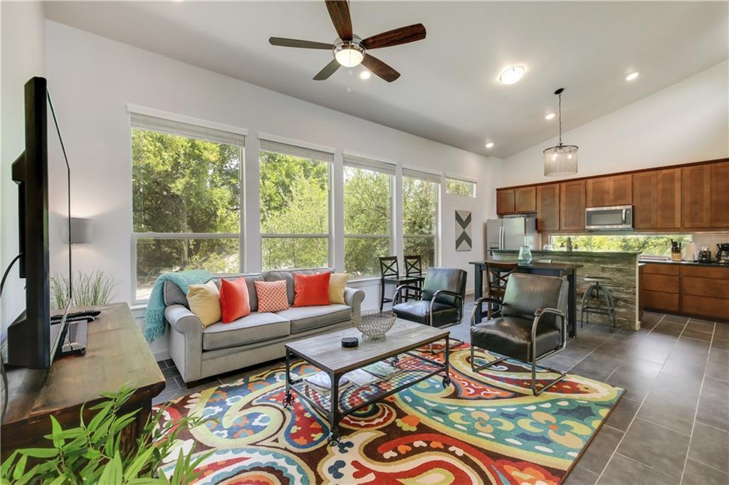 Foto principal - 2307 E 2nd St