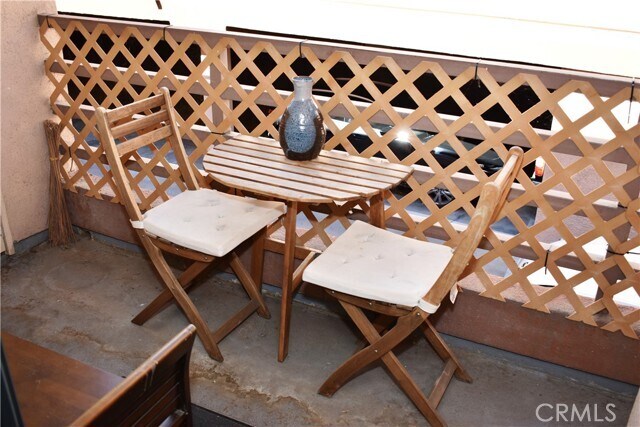 Foto del edificio - 6815 Remmet Ave