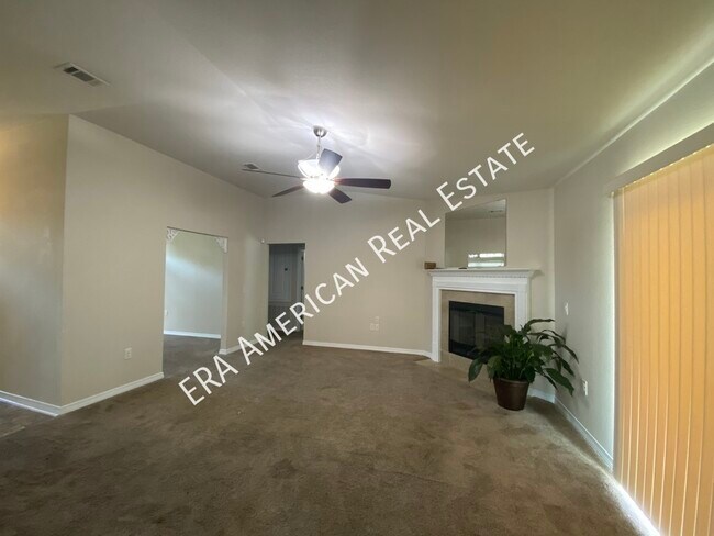 Building Photo - 4/2 Navarre