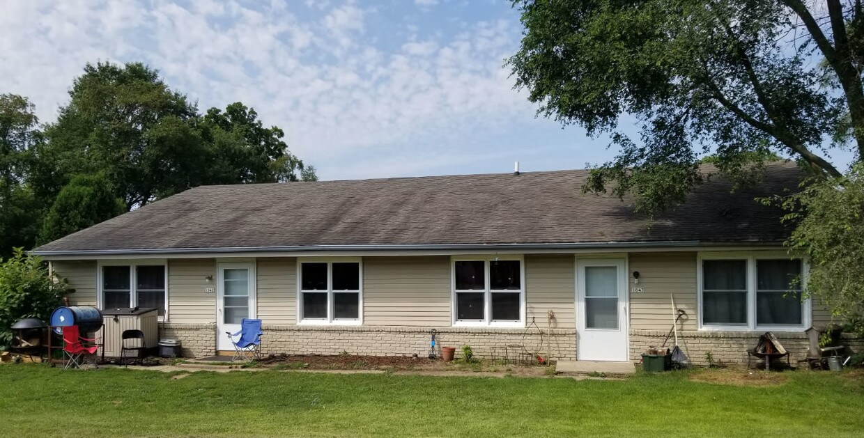 1043 Carriage Ct, Palmyra, WI 53156 Apartments in Palmyra, WI
