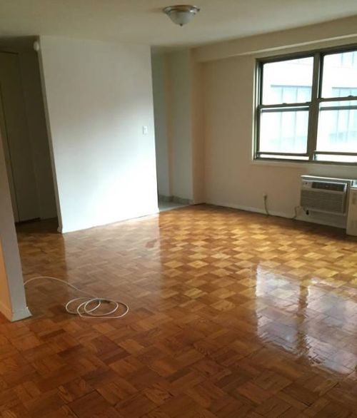 Building Photo - 350 W 52nd St