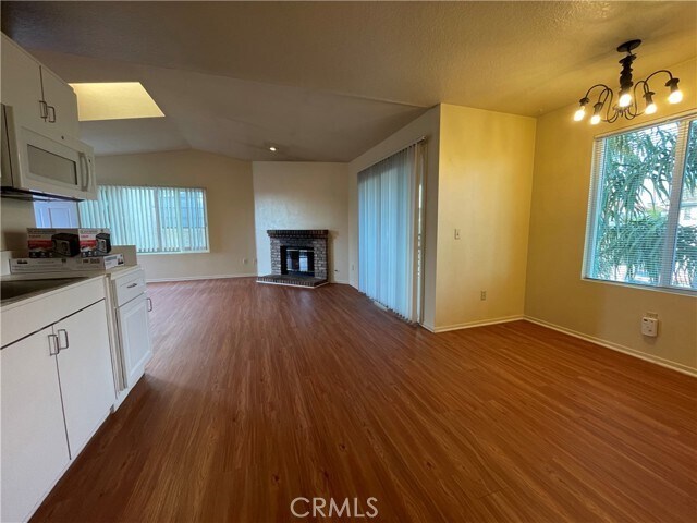 Building Photo - 5142 Dunbar Dr