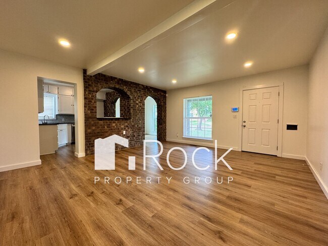 Foto del edificio - Remodeled Historic Home Near the Capitol, Uptown, Midtown and Paseo districts