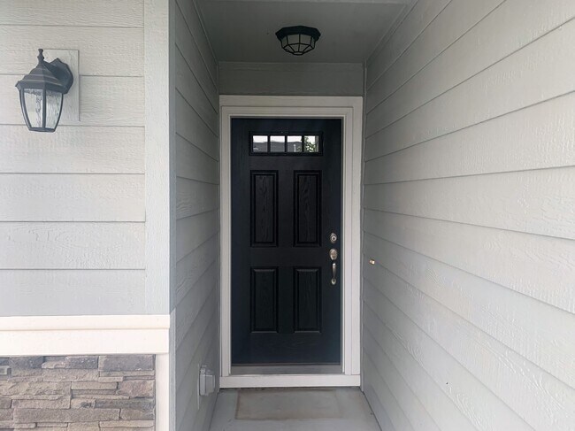Building Photo - 624 N Scotney Ave