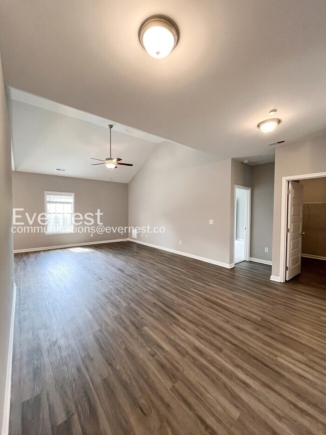 Building Photo - 1105 Prospect Ct