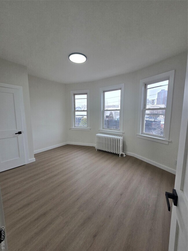 Foto del edificio - 112 Webster Ave