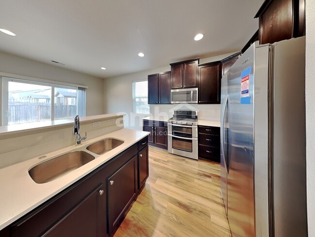 Building Photo - 16602 NE 91st St