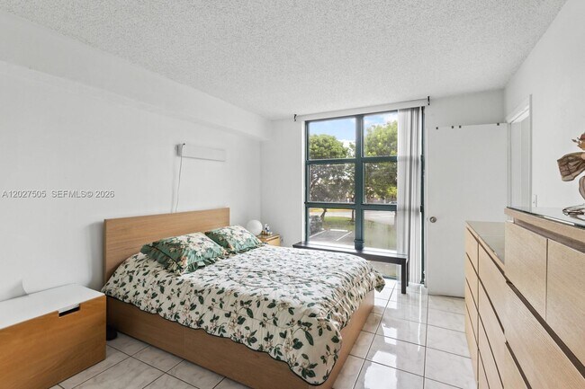 Foto del edificio - 2075 SW 122nd Ave