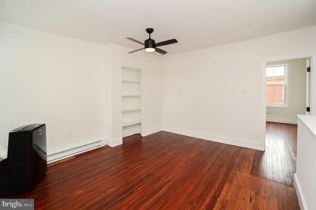 Building Photo - 1537 S 15th St