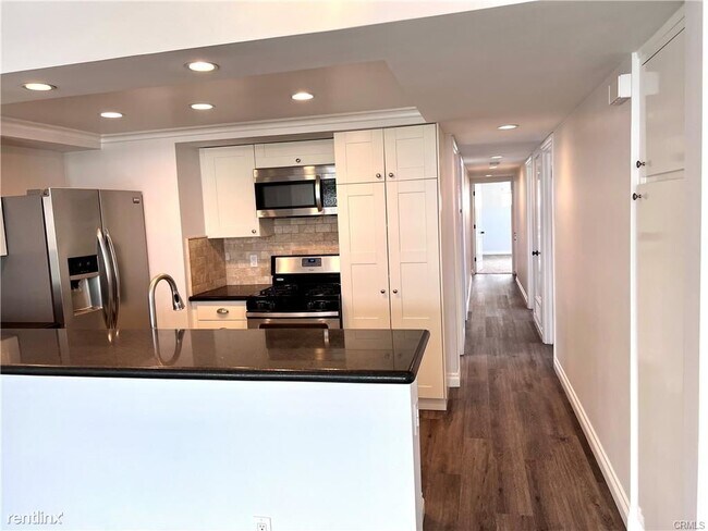 Building Photo - 4 br, 2 bath Duplex - 207 Ruby Ave # A