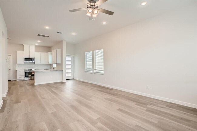 Foto del edificio - 33110 Willow Hts Ln
