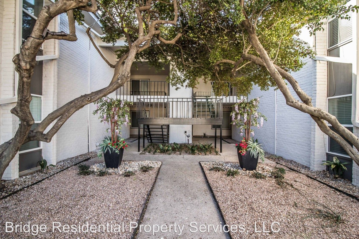 Foto principal - 1901 Hulen St