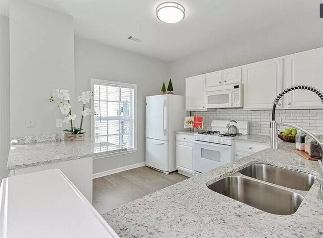 Foto del edificio - 1064 Prestwyck Court