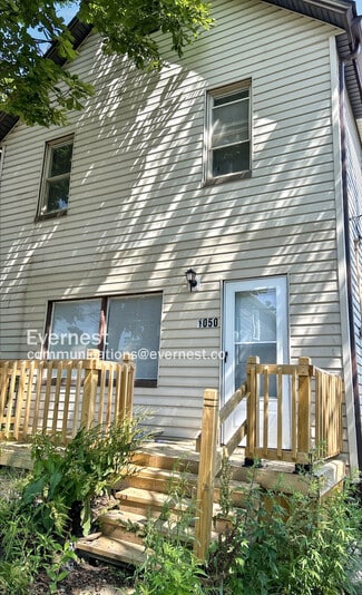 Building Photo - 1050 Holmden Ave