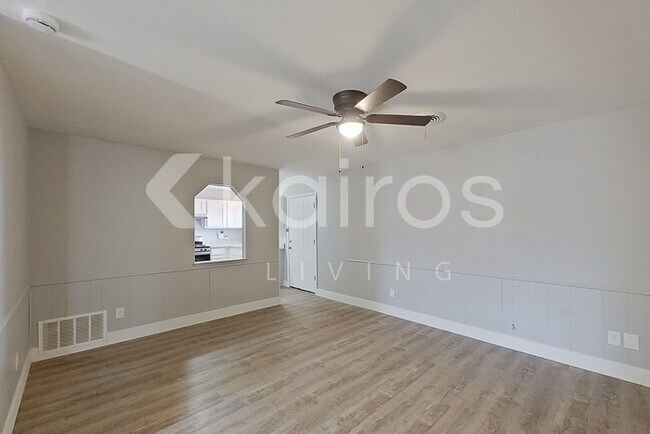 Foto del edificio - 2012 Ron Dr