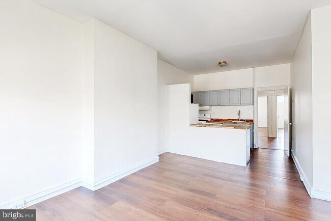 Foto del edificio - 929 N Calvert St