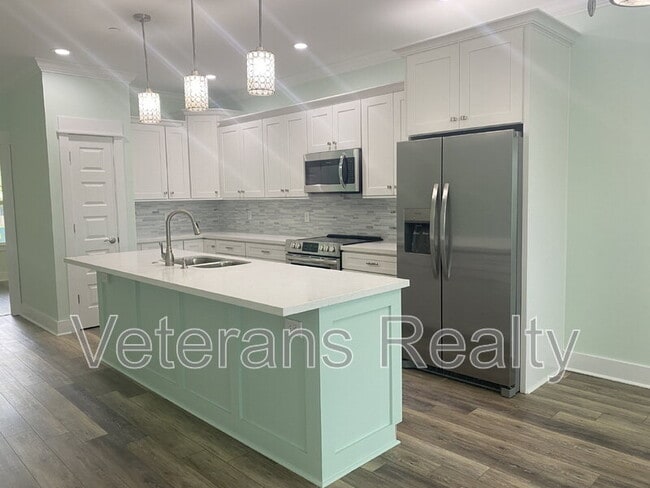 Photo - 127 E 5th St Townhome